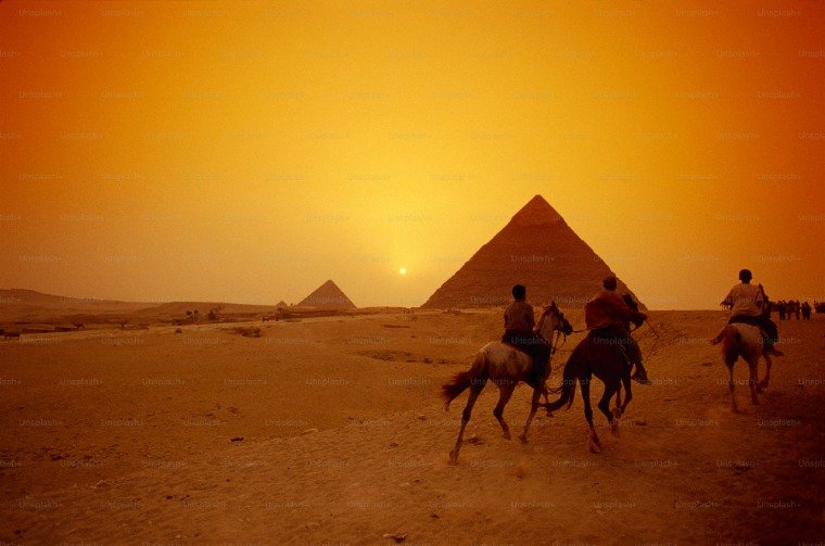 Exploring the Pyramids of Giza: History and Tips